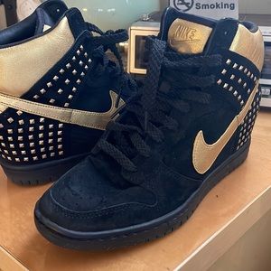 Nike Dunk womens ski hi studs 9